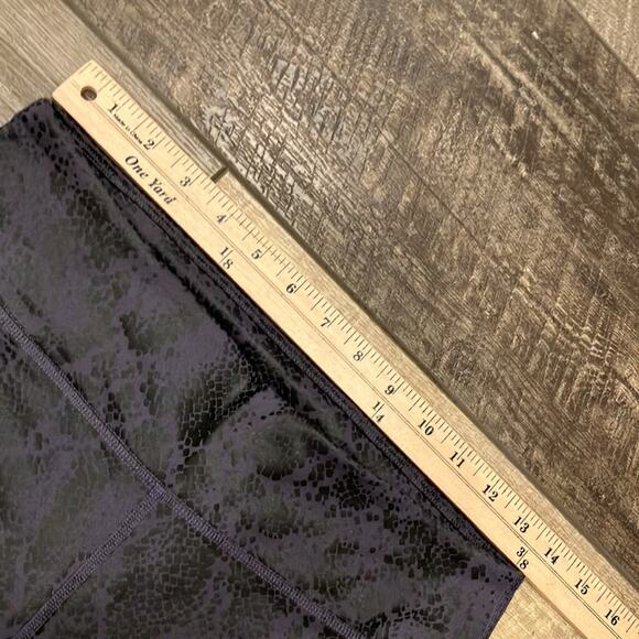 Powerhold By Fabletics Saloar Printed Crop Legging Size M - Picture 6 of 7